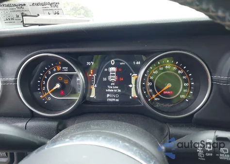 2018 Jeep Wrangler Unlimited Sahara 4X4 z USA, uszkodzony, nr VIN 1C4HJXEG7JW125106